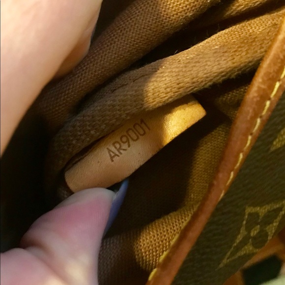 Louis Vuitton Saumur 30 - Picture 8 of 8